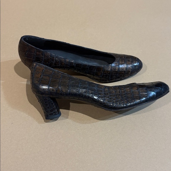 Stuart Weitzman Shiny Dark brown snakeskin heels - Picture 5 of 6